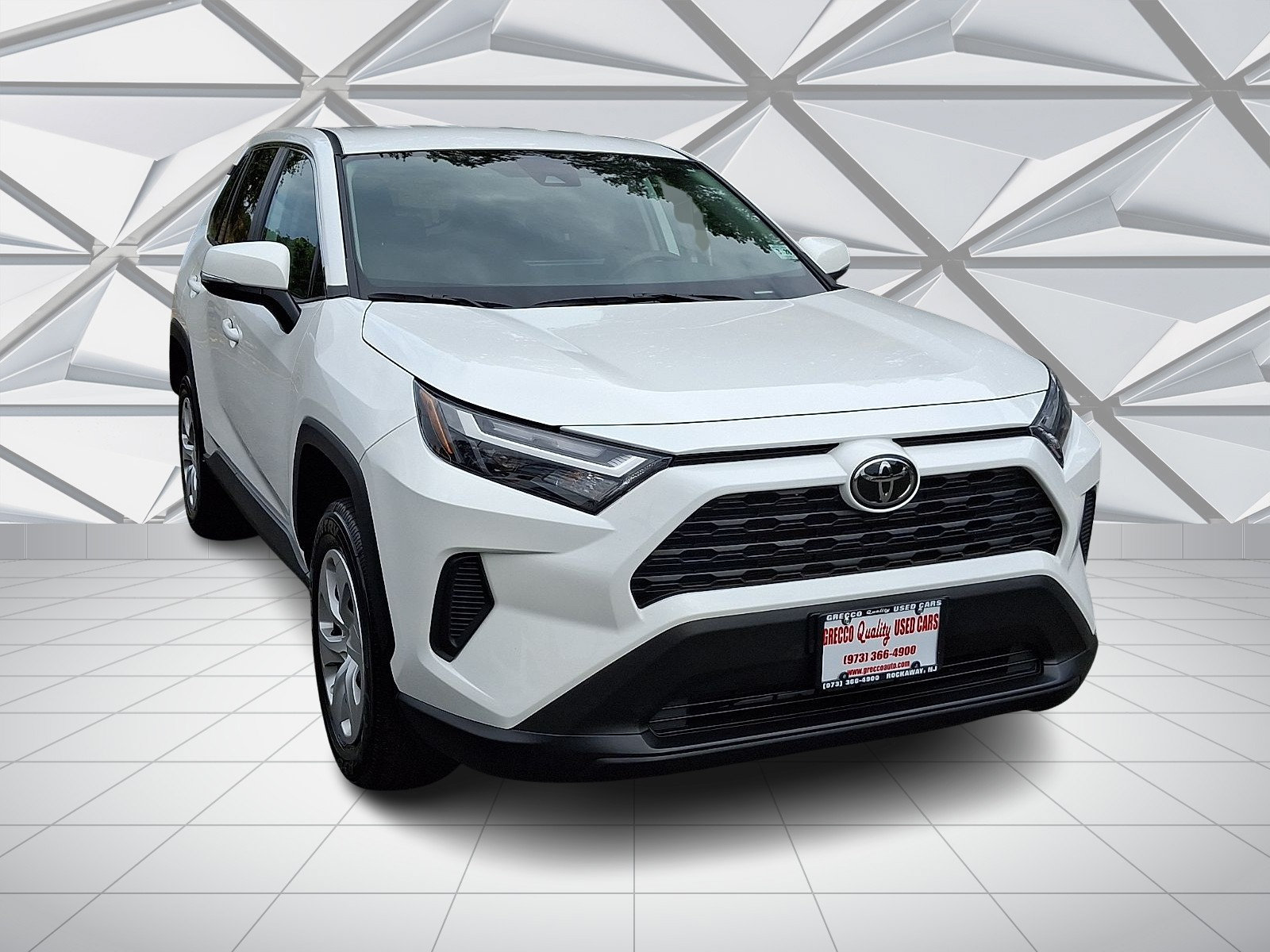 Used 2023 Toyota RAV4 LE AWD/4WD image 2