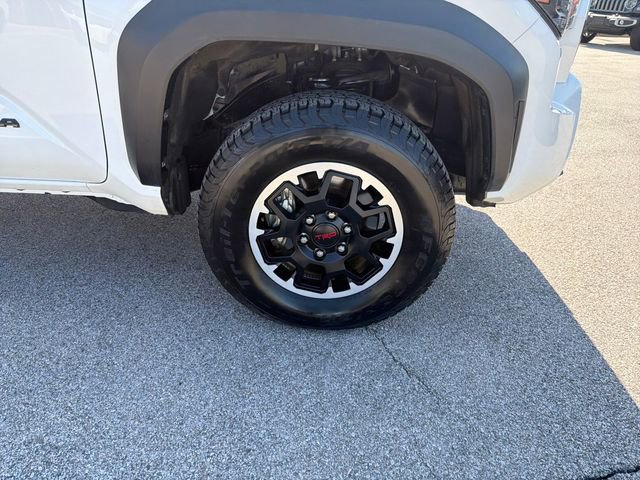 Used 2024 Toyota Tacoma TRD Off-Road image 43