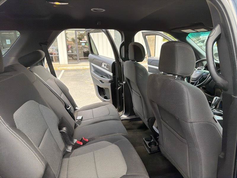 Used 2016 Ford Explorer XLT w/ Equipment Group 201A AWD/4WD image 22
