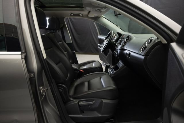 Used 2011 Volkswagen Tiguan SEL AWD/4WD image 21