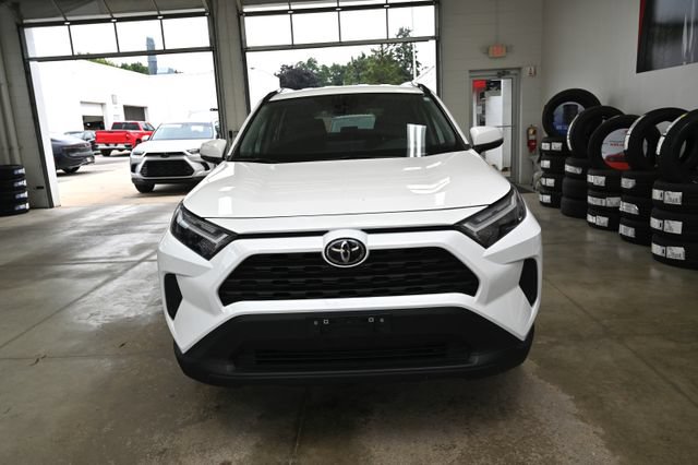 Used 2024 Toyota RAV4 XLE FWD image 2