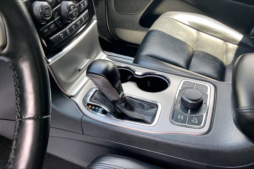 Used 2021 Jeep Grand Cherokee Limited AWD/4WD image 17