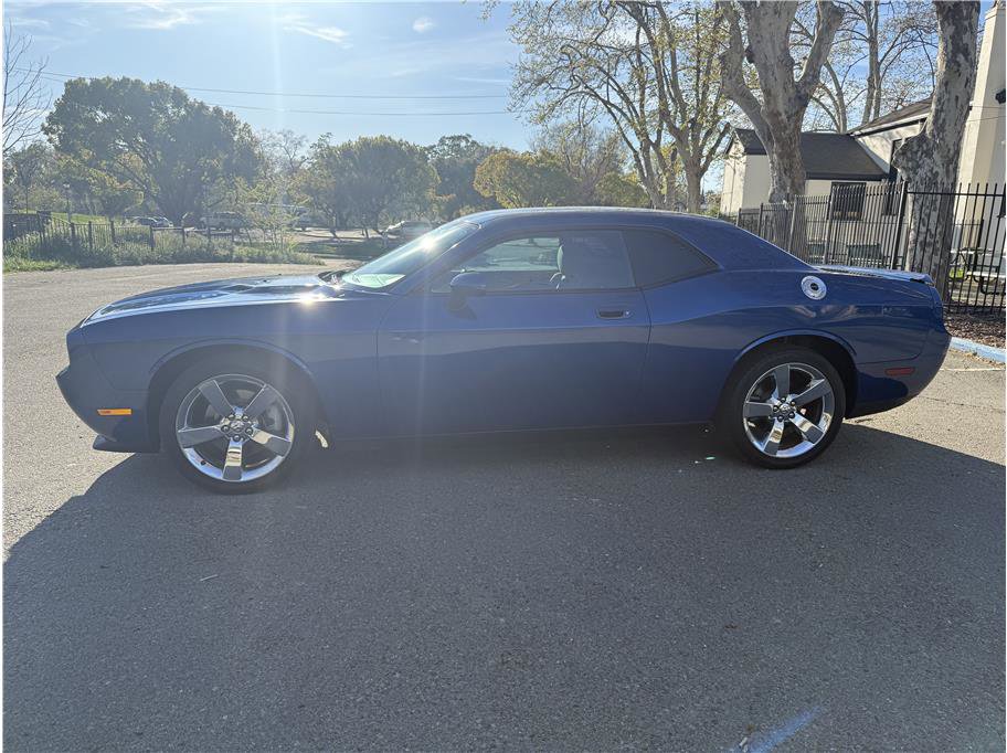 Used 2010 Dodge Challenger R/T w/ Sound Group RWD image 4