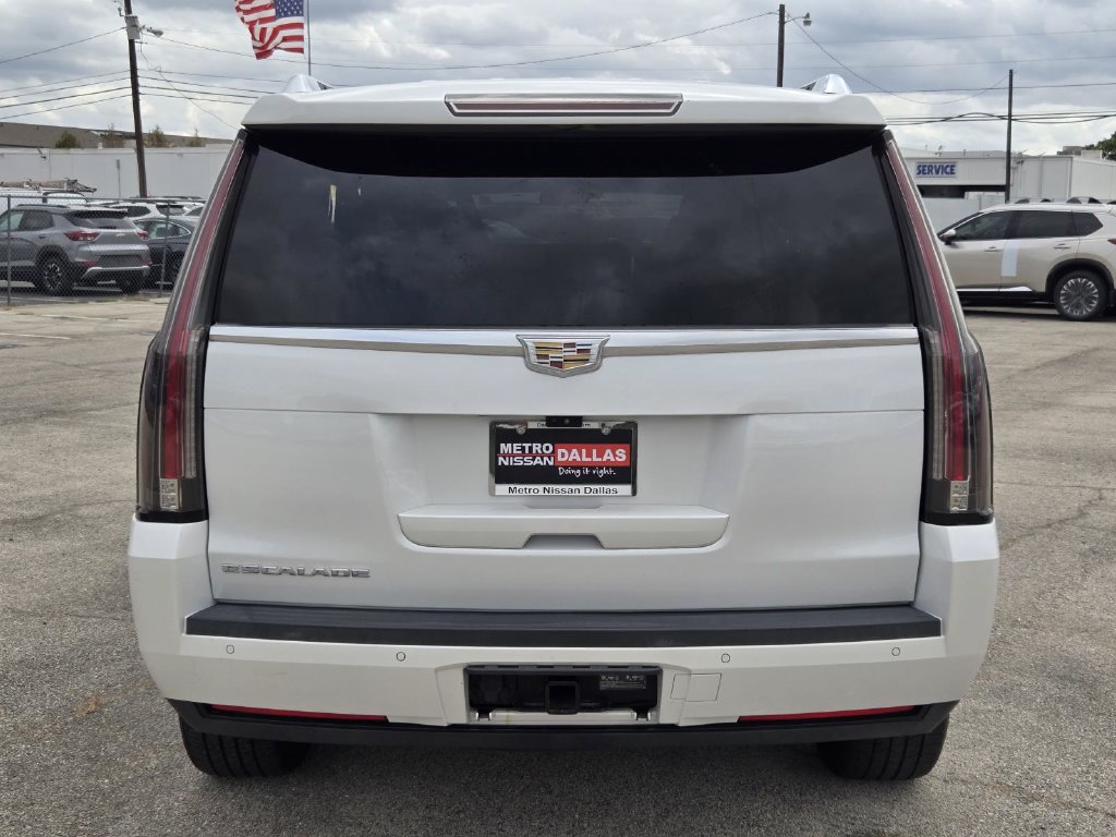 Used 2017 Cadillac Escalade Luxury AWD/4WD image 6