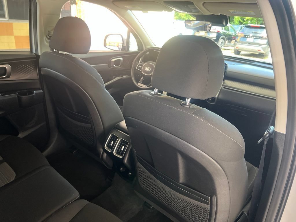 Certified 2021 Kia Sorento LX AWD/4WD image 15