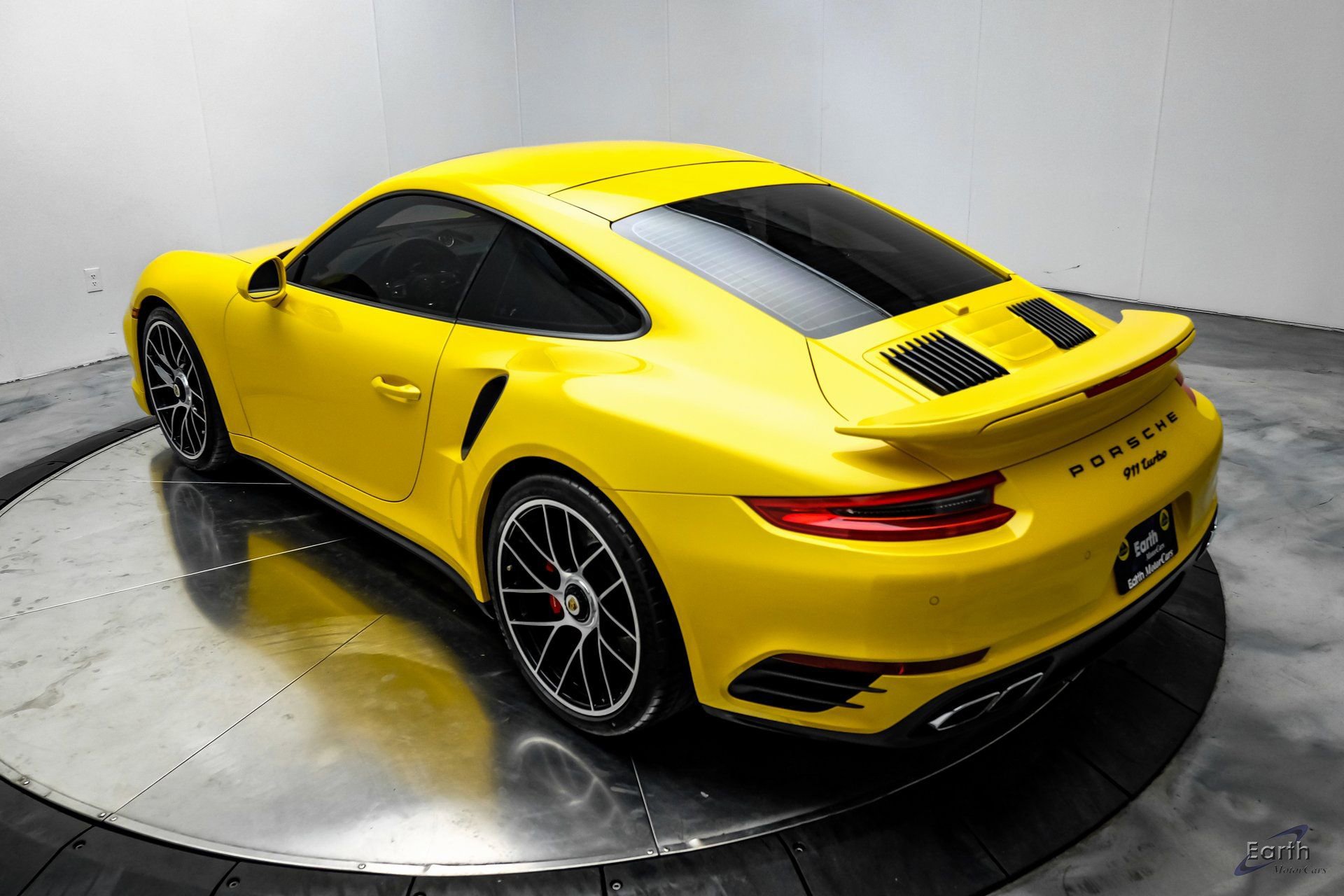 Used 2018 Porsche 911 Turbo S image 12