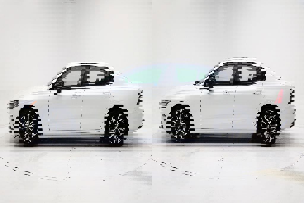 Used 2024 Volvo S60 B5 Core FWD image 5