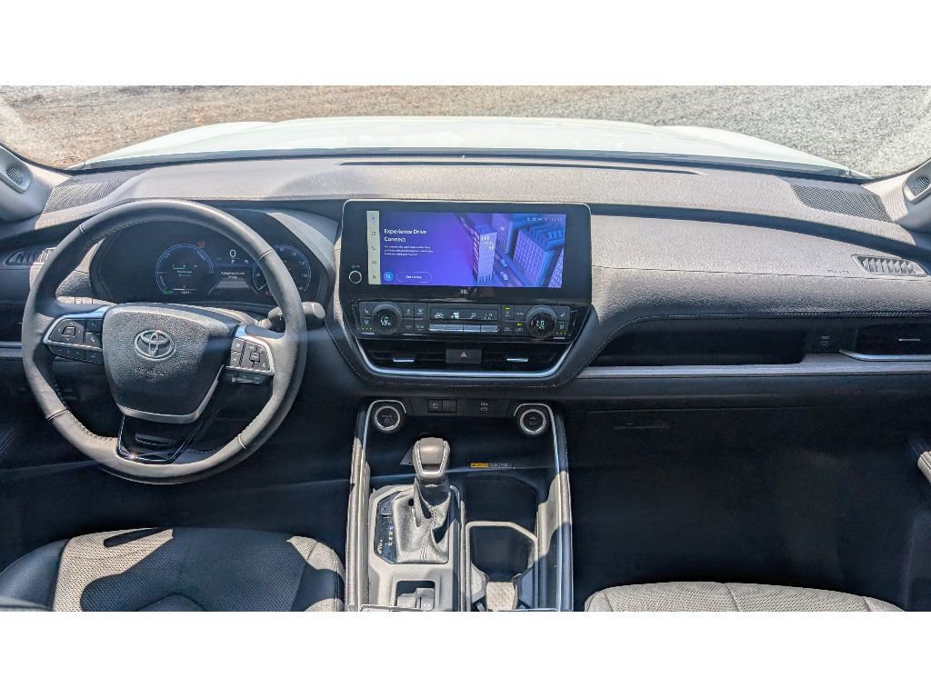 Used 2024 Toyota Grand Highlander Limited image 32