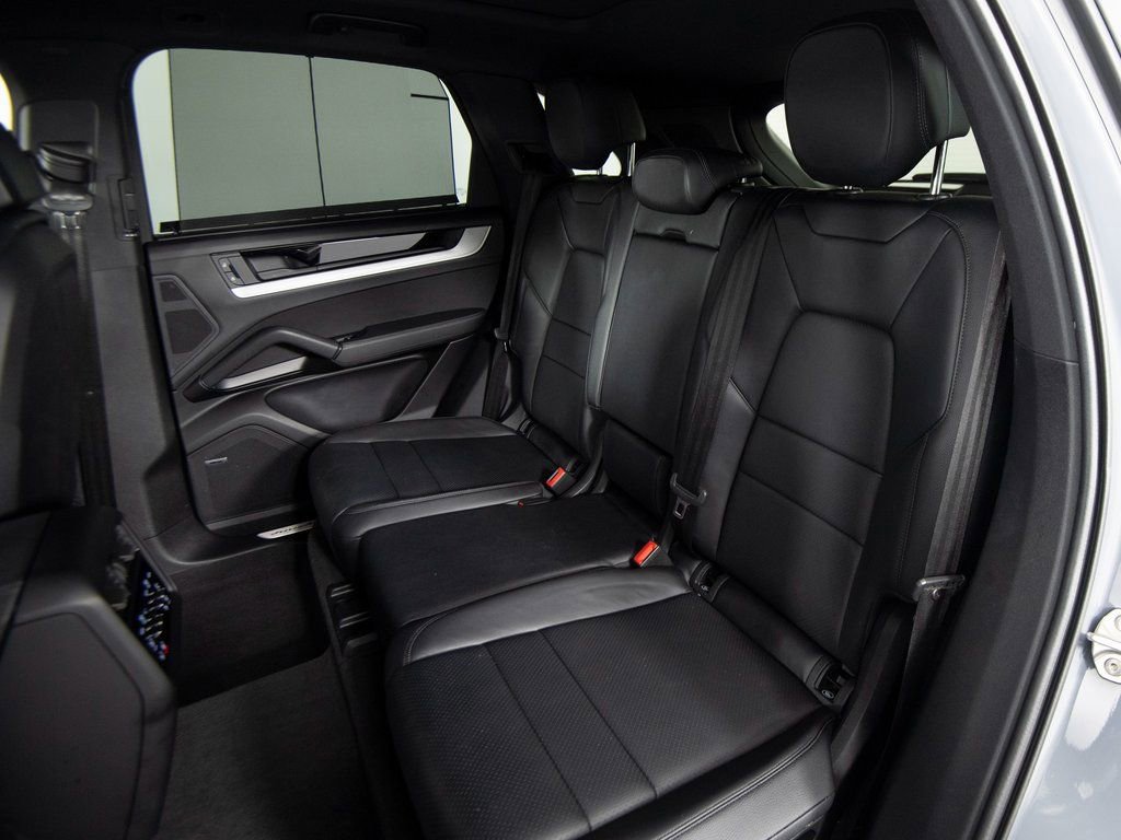 Certified 2024 Porsche Cayenne image 35
