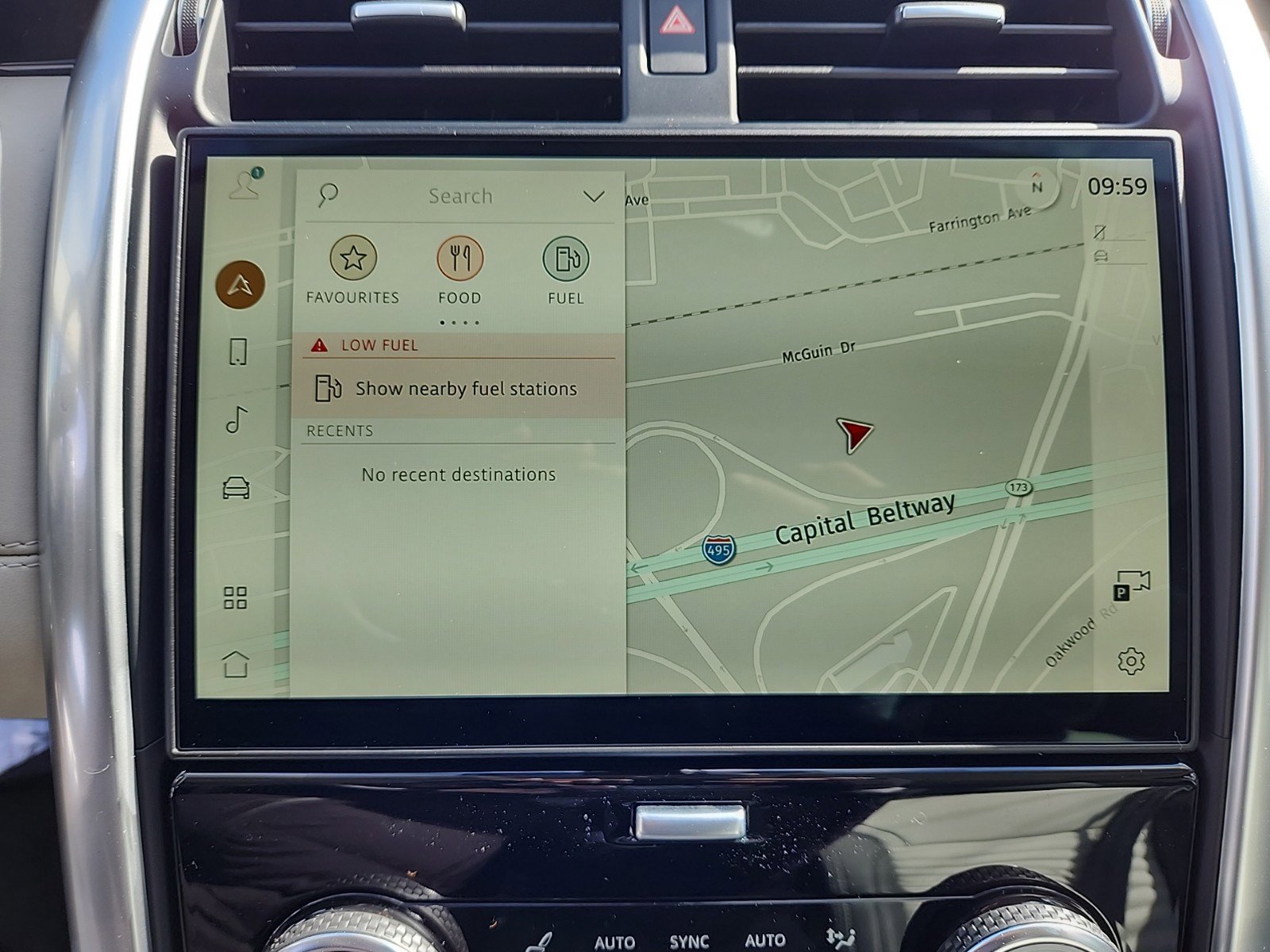 Certified 2025 Land Rover Discovery S image 21