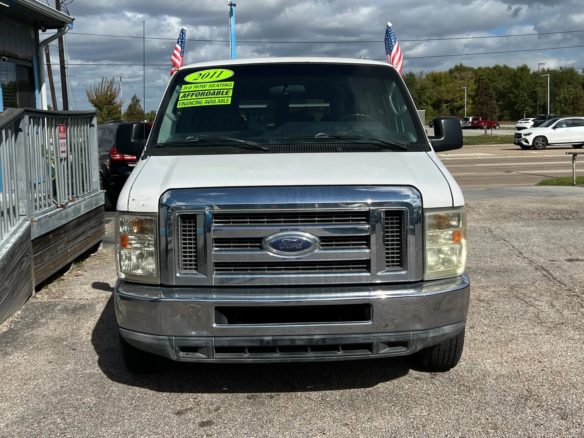 Used 2011 Ford E-150 and Econoline 150 image 3