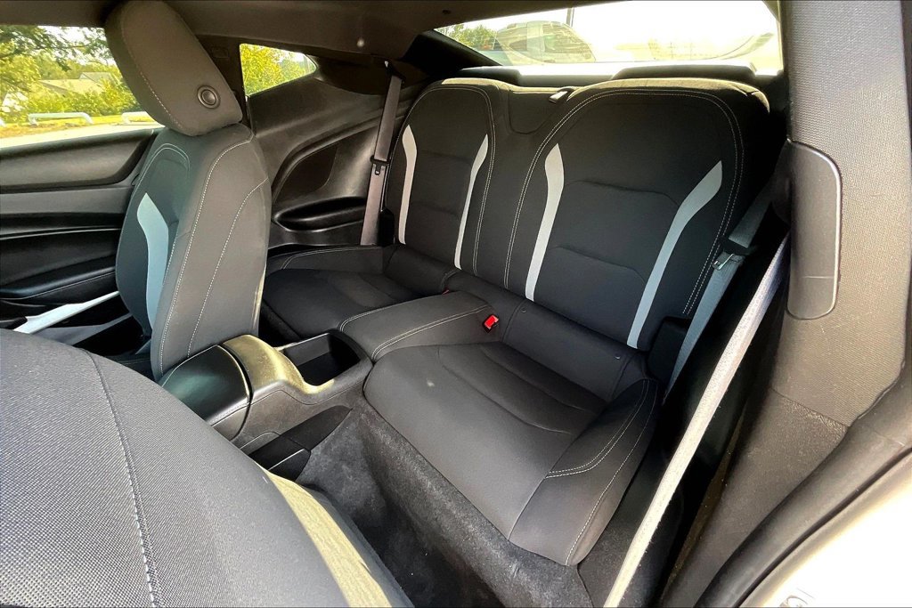 Used 2019 Chevrolet Camaro LT RWD image 6