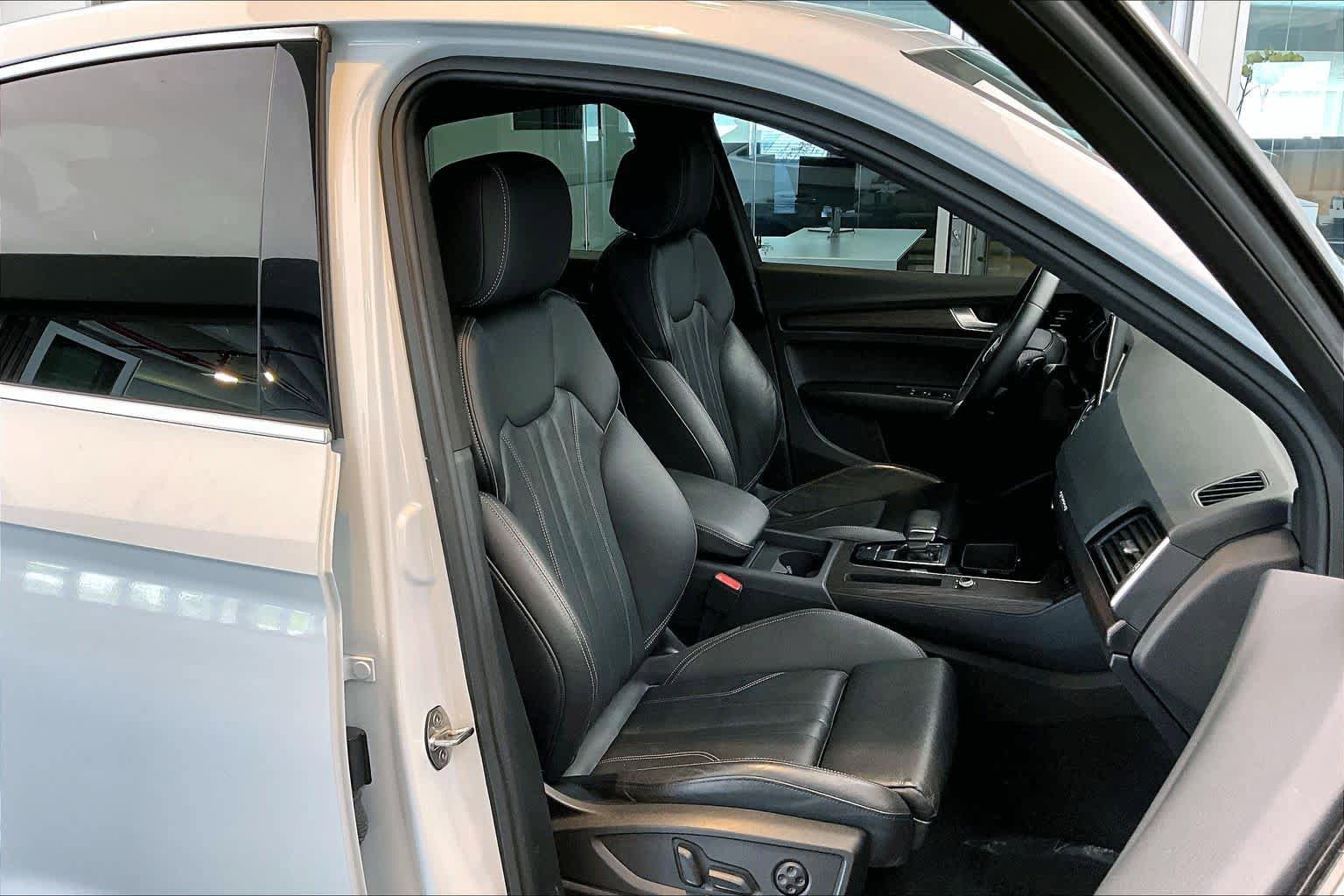 Used 2023 Audi Q5 2.0T Premium w/ Convenience Package AWD/4WD image 10