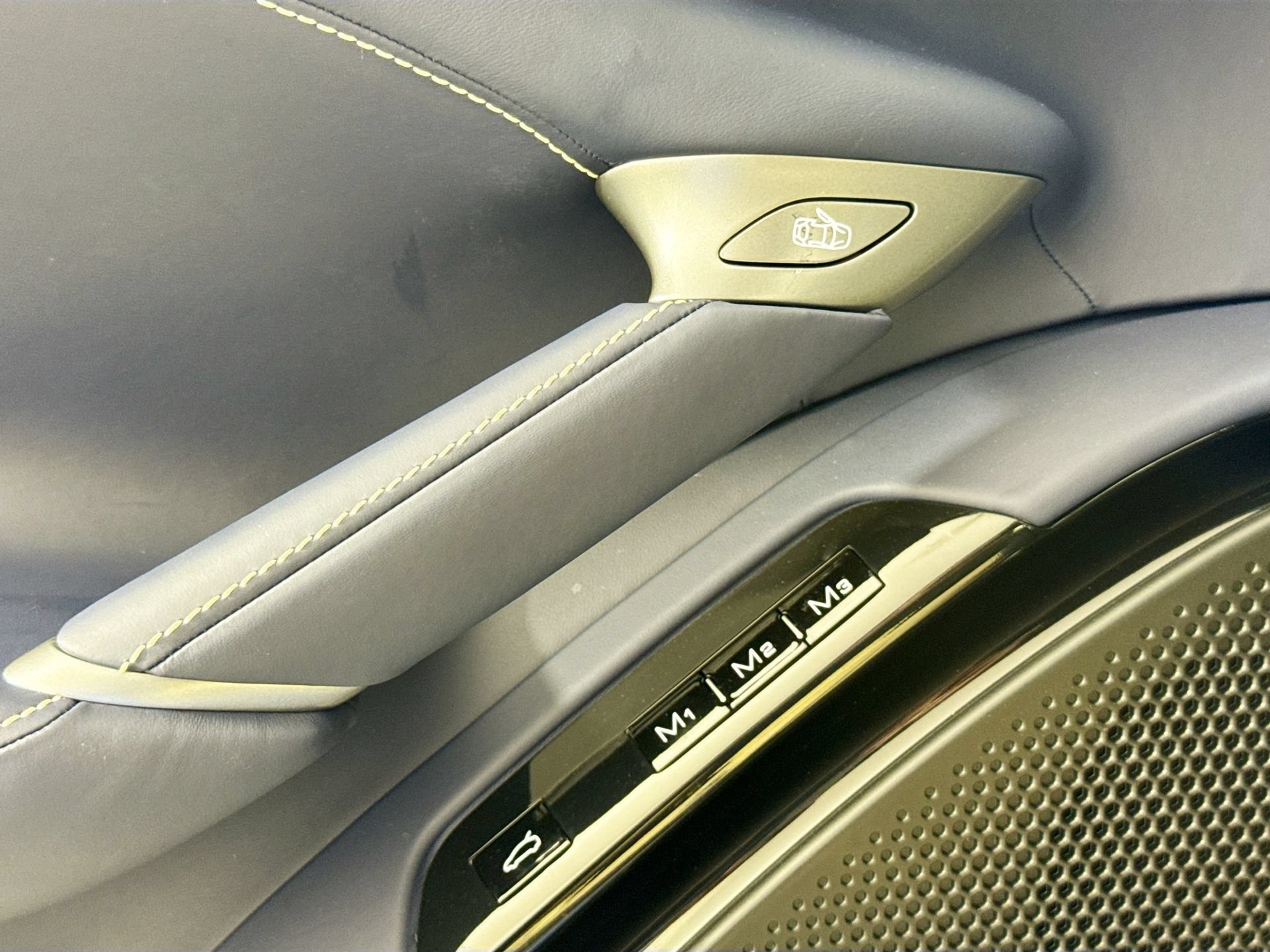 Certified 2025 Ferrari Roma Spider RWD image 16