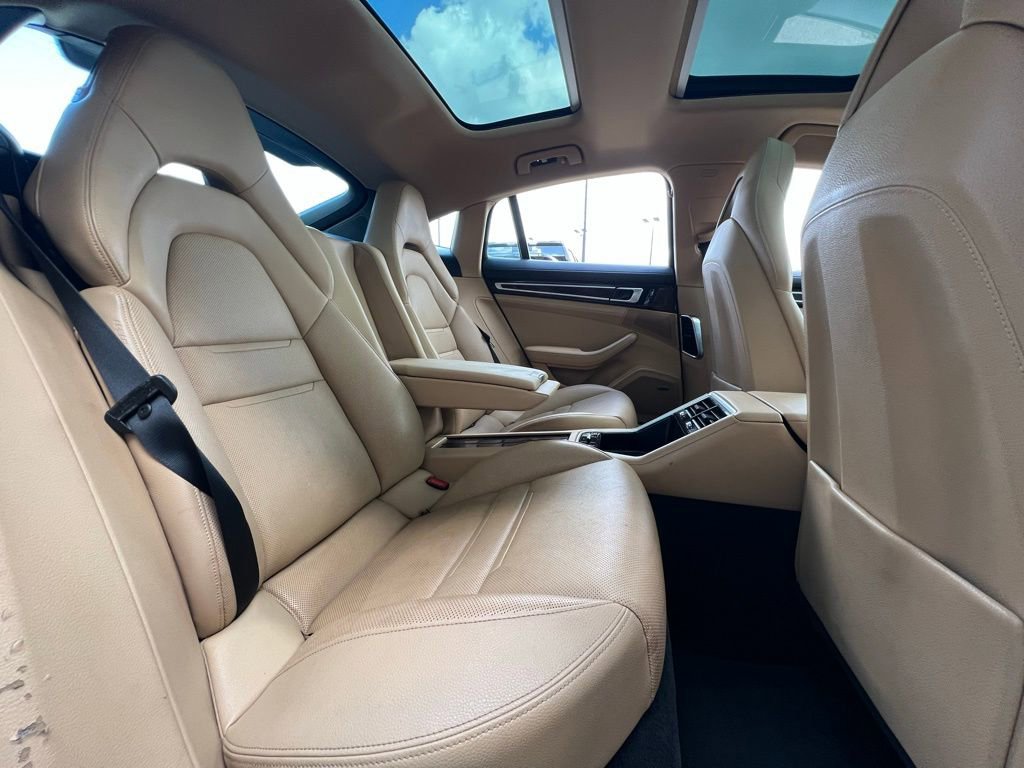 Used 2018 Porsche Panamera 4 image 25