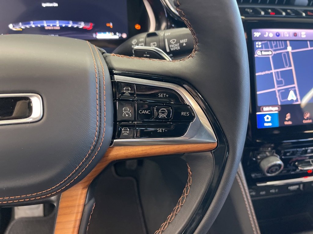 New 2025 Jeep Grand Cherokee Summit image 16