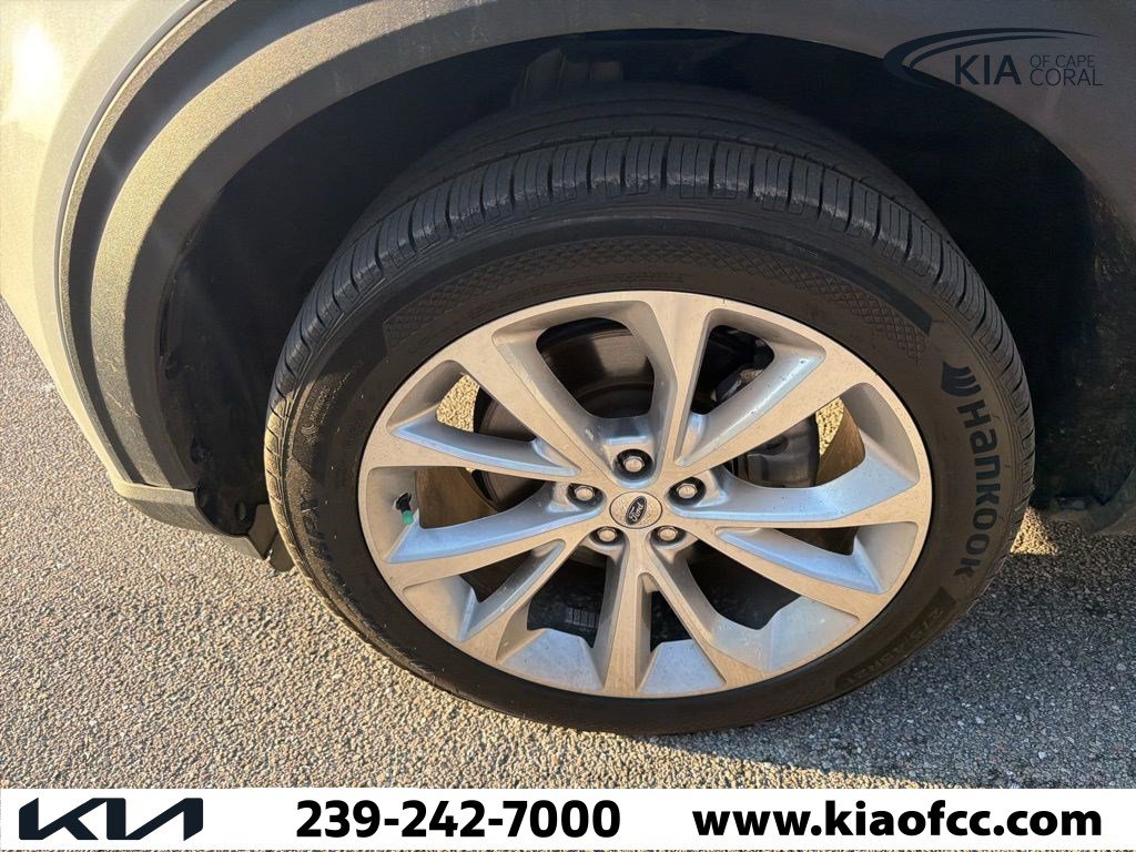 Used 2022 Ford Explorer Platinum w/ Technology Package image 13