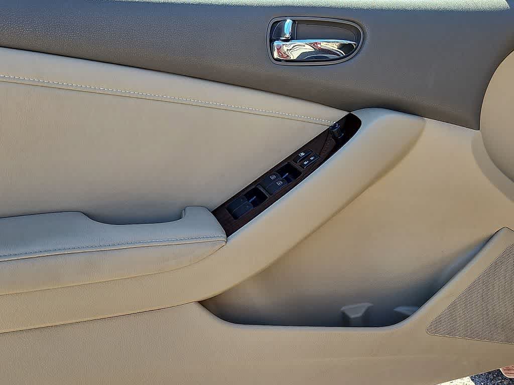 Used 2010 Nissan Altima 2.5 SL w/ Technology Pkg FWD image 11