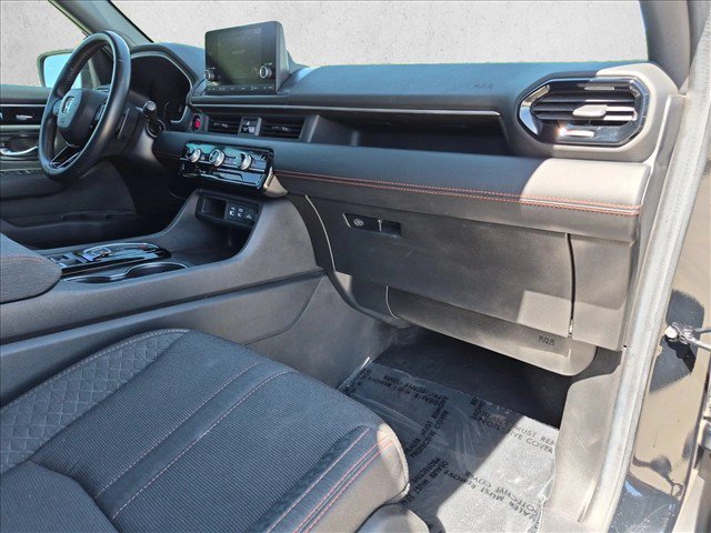Used 2025 Honda Pilot Sport image 23