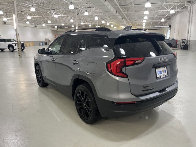 Used 2021 GMC Terrain SLE w/ Driver Convenience Package image 6