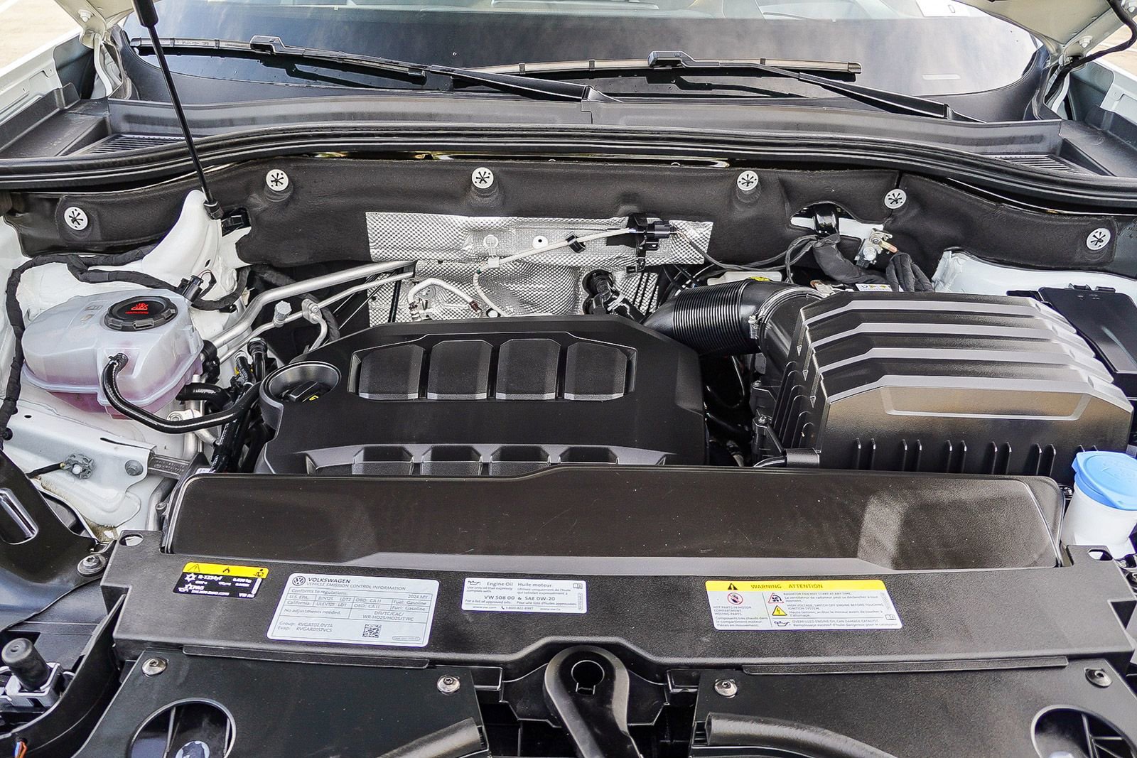 Used 2024 Volkswagen Atlas Peak Edition SEL AWD/4WD image 34