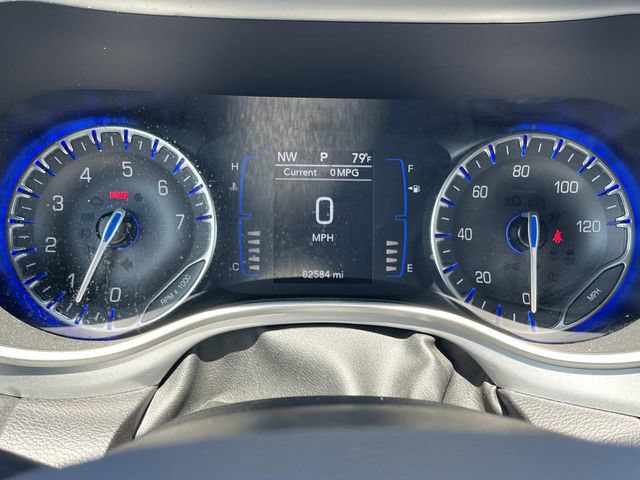 Used 2020 Chrysler Pacifica Touring w/ S Appearance Package FWD image 39