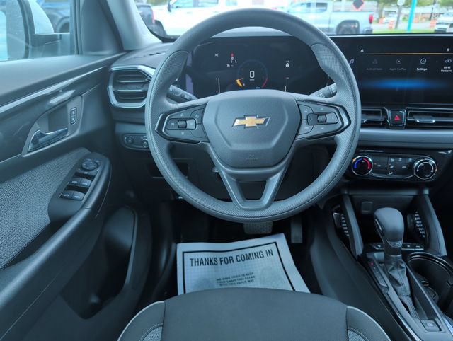Used 2025 Chevrolet TrailBlazer LT AWD/4WD image 3