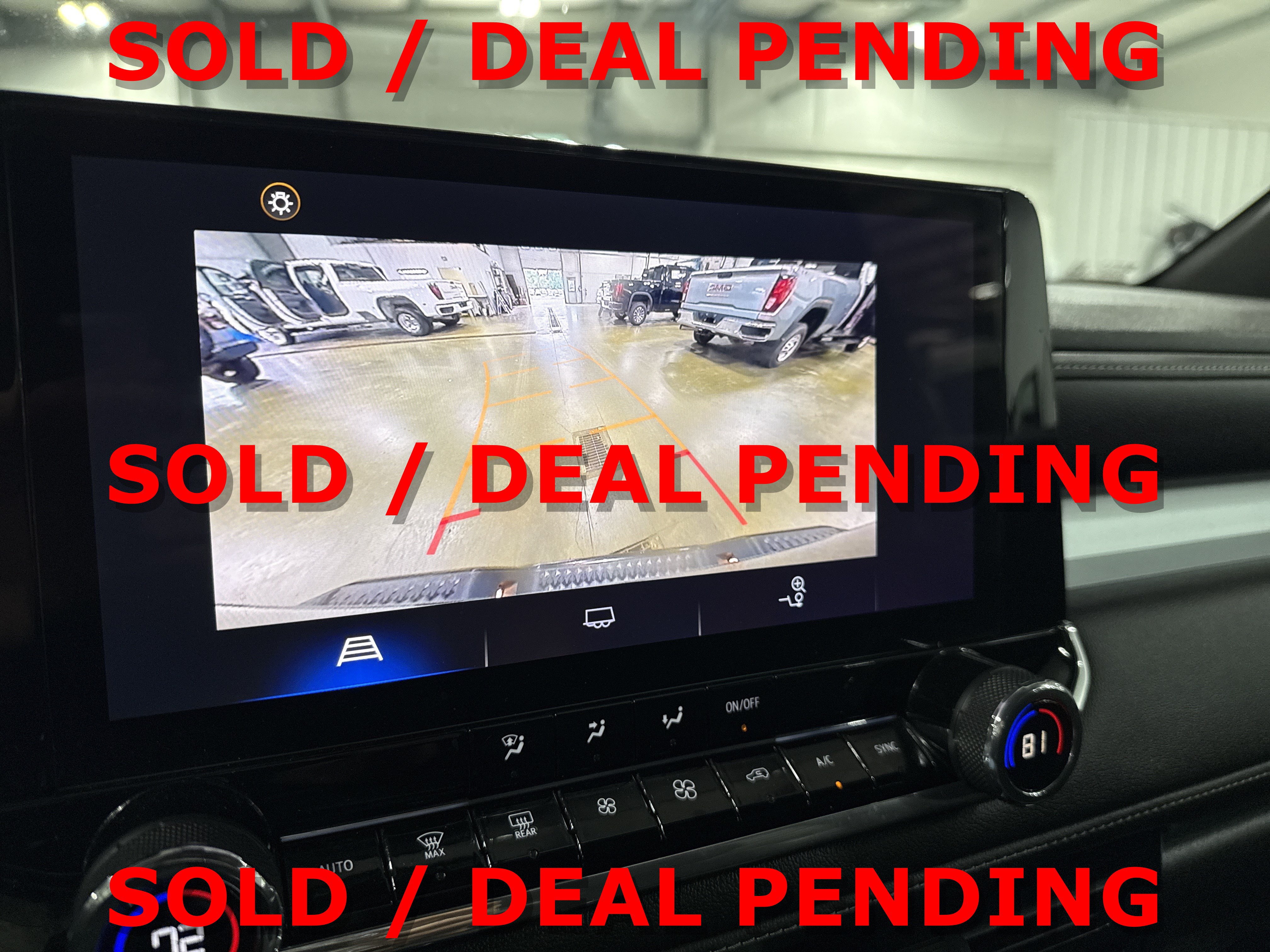 Used 2024 Chevrolet Colorado LT w/ LT Convenience Package AWD/4WD image 13