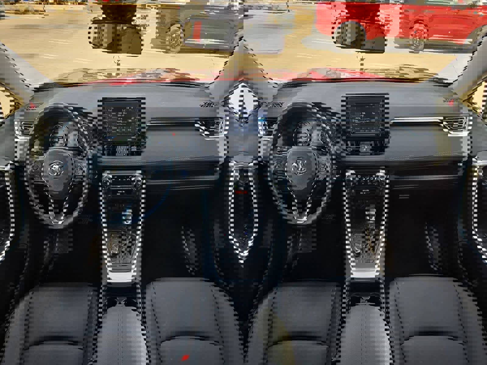 Used 2021 Toyota RAV4 XLE Premium image 15