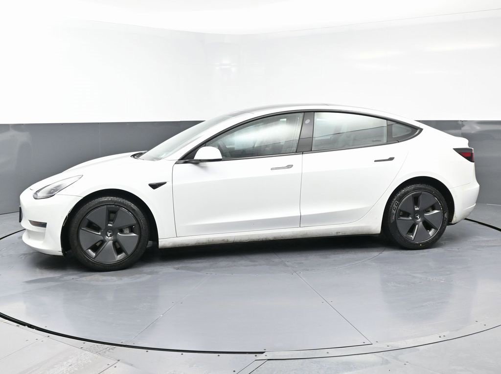 Used 2021 Tesla Model 3 Standard Range Plus image 5