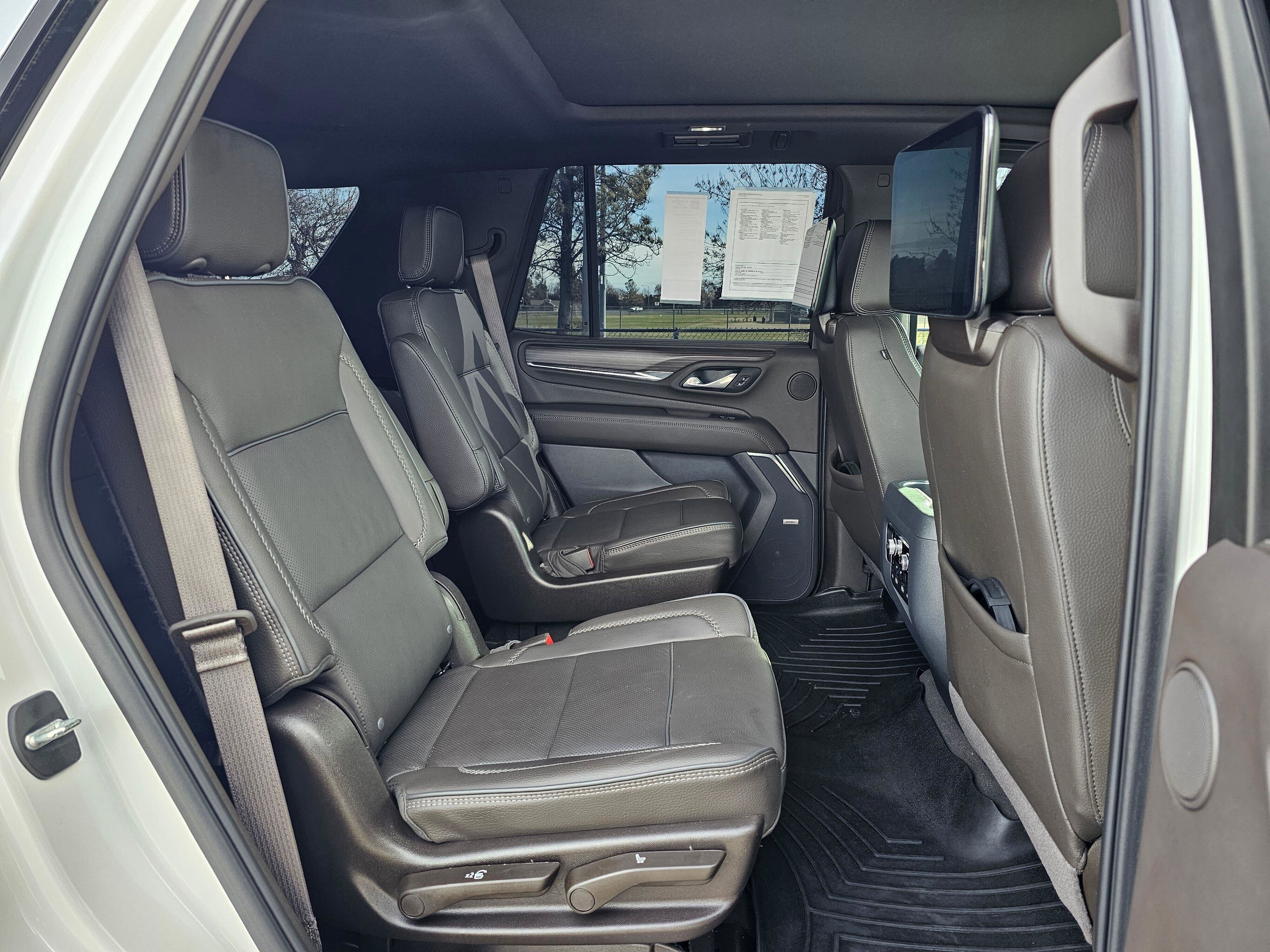 Used 2024 GMC Yukon Denali w/ Denali Reserve Package AWD/4WD image 12