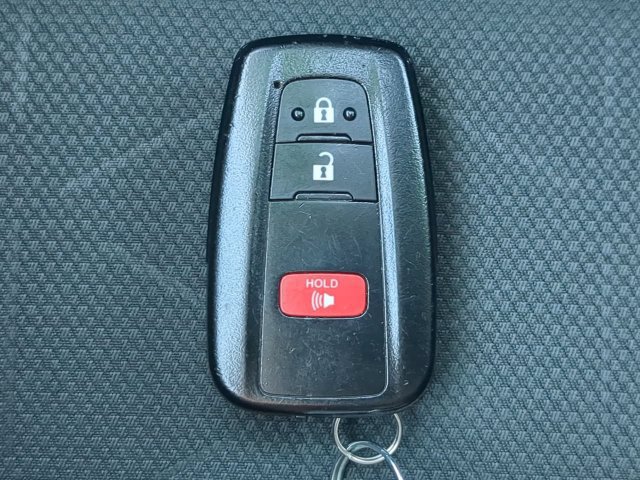 Certified 2025 Toyota RAV4 XLE FWD image 33