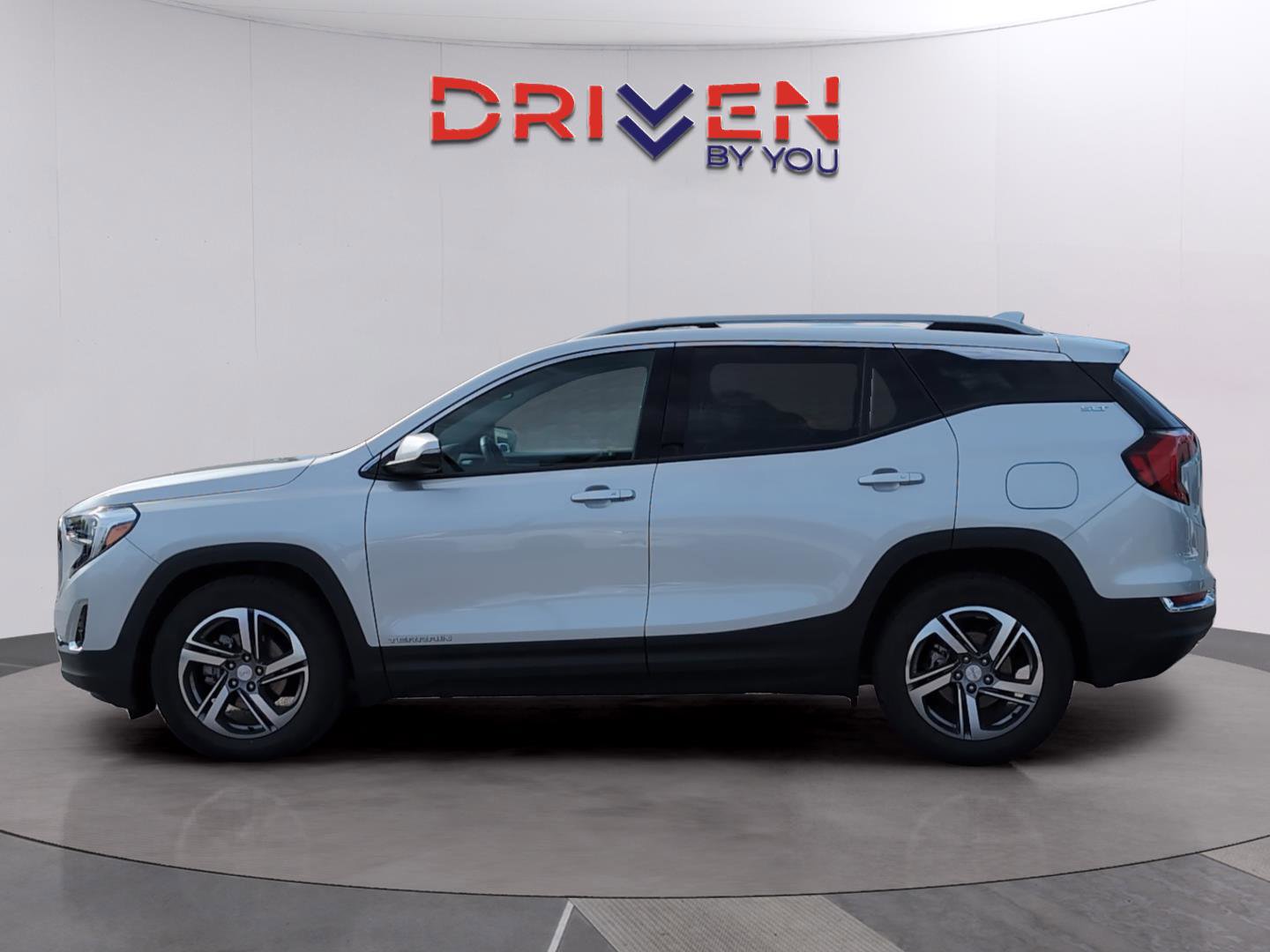 Used 2021 GMC Terrain SLT image 2