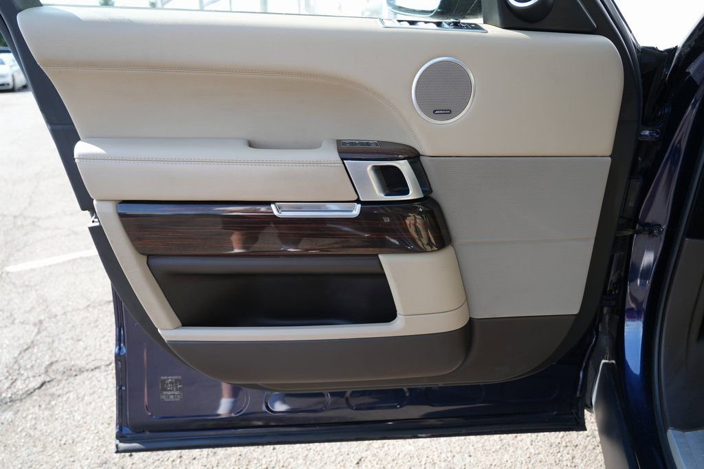 Used 2017 Land Rover Range Rover Supercharged image 28