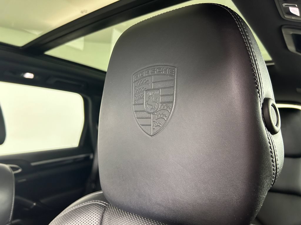 Used 2017 Porsche Cayenne Platinum Edition AWD/4WD image 16