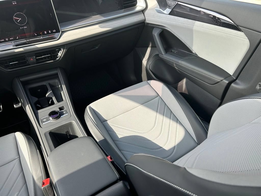 New 2026 Volkswagen Tiguan SE R-Line FWD image 10