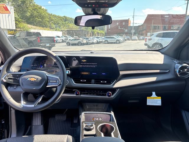 New 2027 Chevrolet Equinox LT w/ Convenience Package II AWD/4WD image 12
