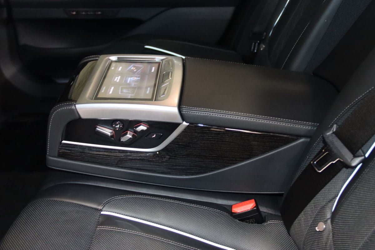 Used 2019 BMW 750i RWD image 60