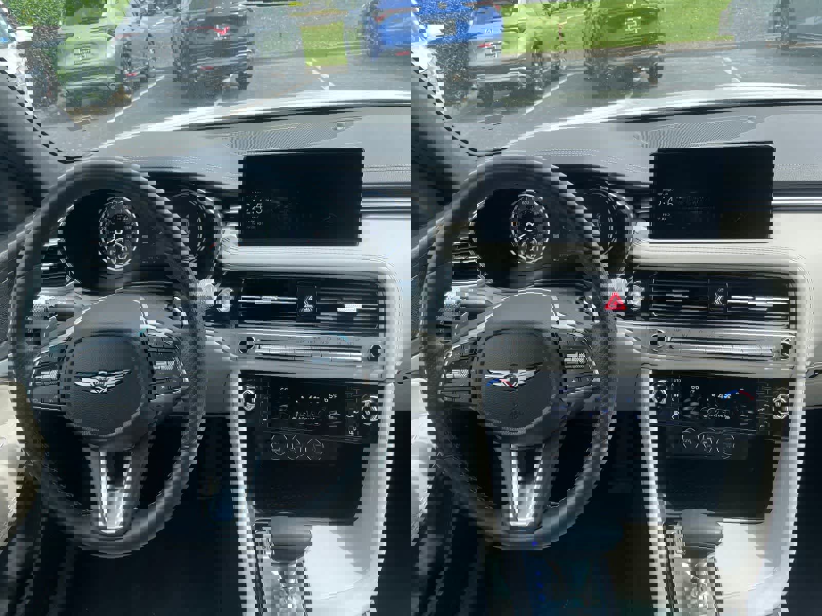 Used 2025 Genesis G70 2.5T image 9