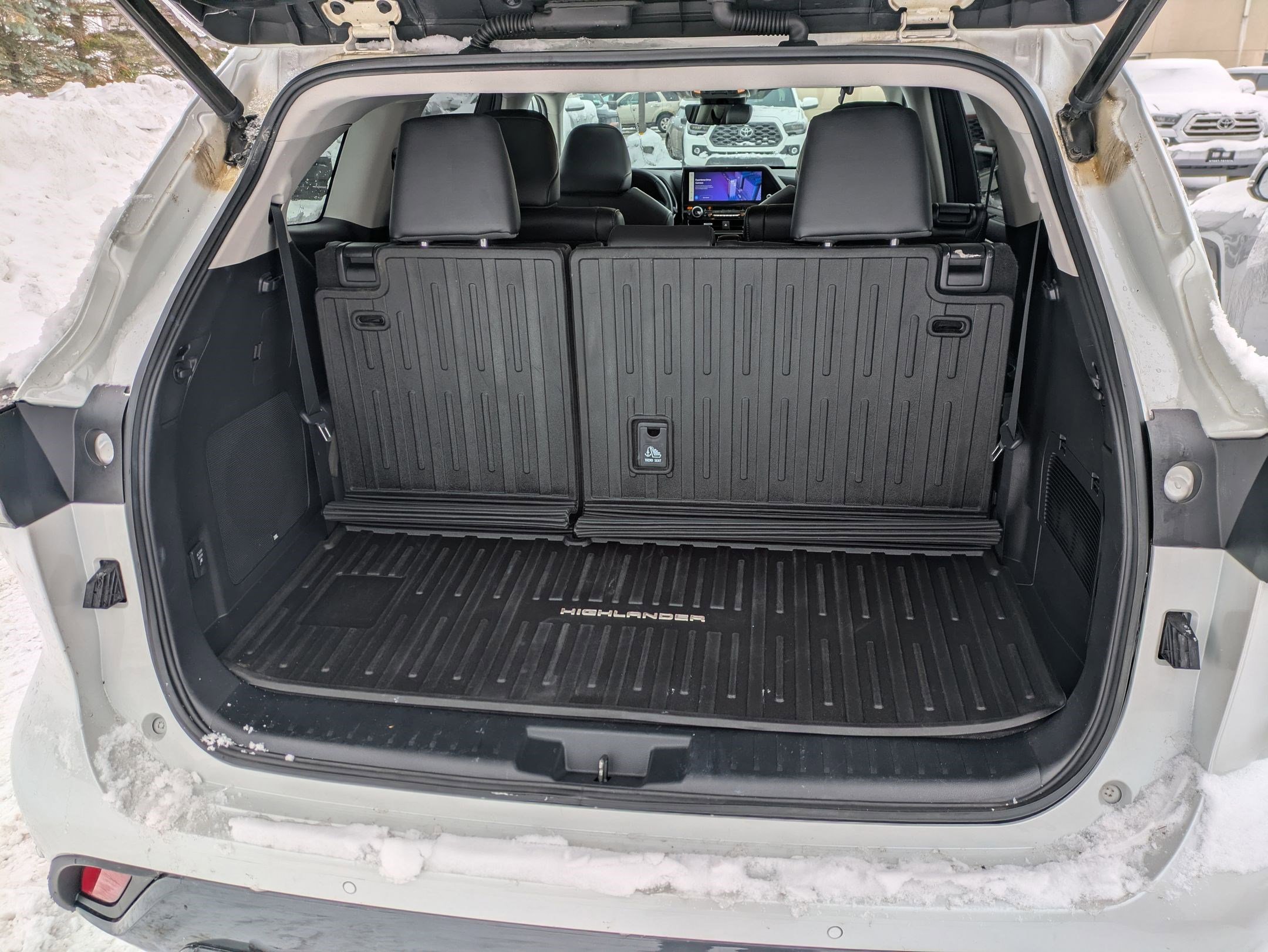 Used 2023 Toyota Highlander Limited image 21