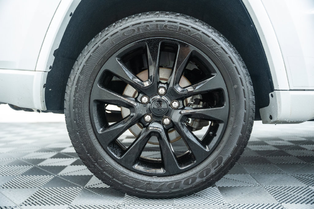 Used 2019 Jeep Grand Cherokee Altitude AWD/4WD image 21
