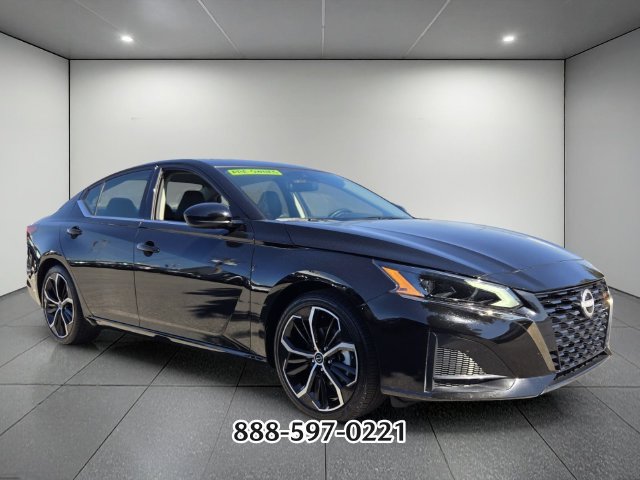 Used 2025 Nissan Altima 2.5 SR FWD image 7
