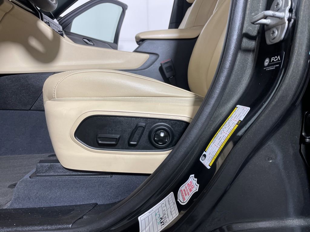 Used 2023 Jeep Grand Cherokee L Limited image 11