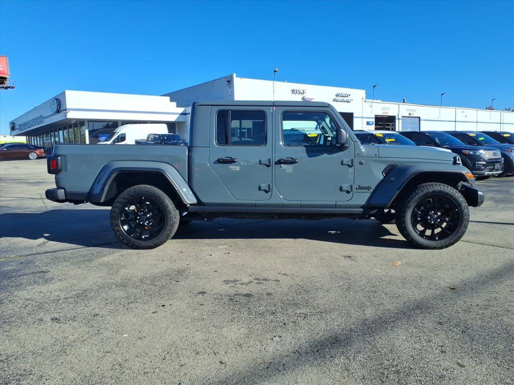 Used 2024 Jeep Gladiator Sport video 2