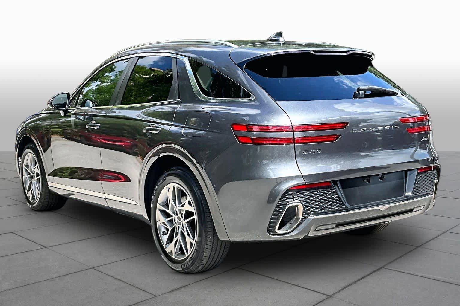 Used 2022 Genesis GV70 2.5T w/ Select Package AWD/4WD image 12