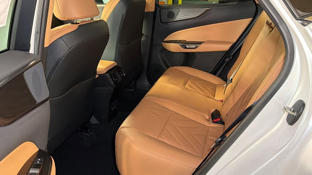 Used 2023 Lexus NX 350 AWD image 16