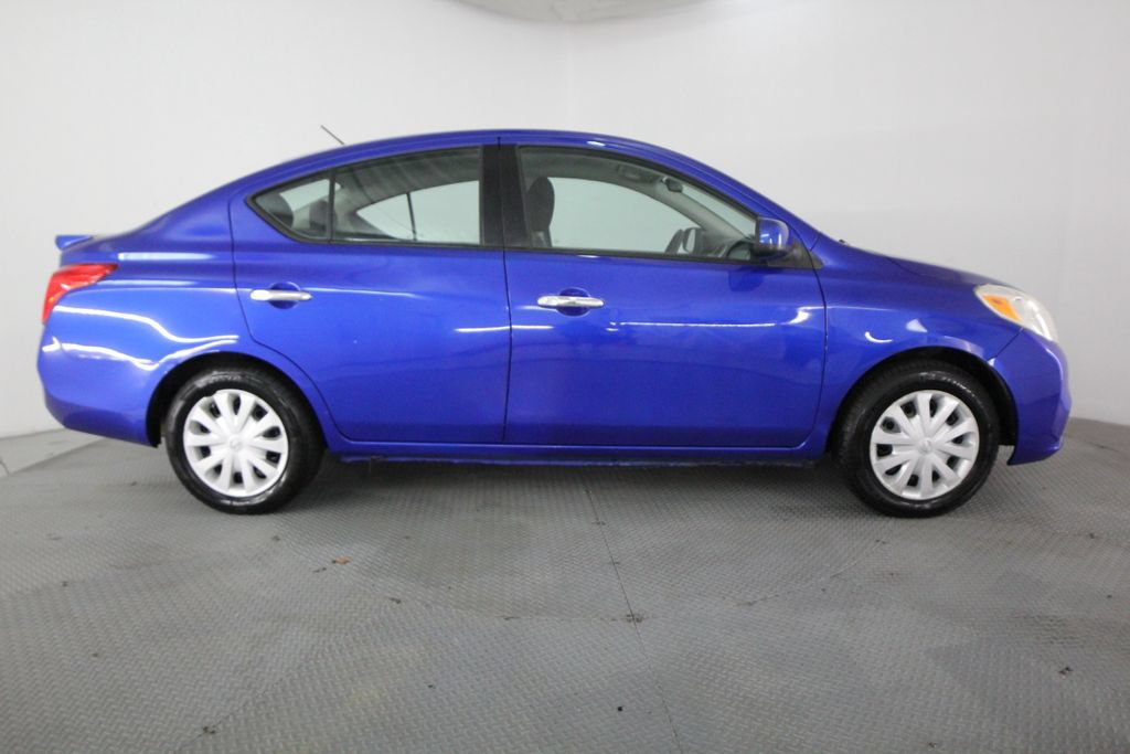 Used 2013 Nissan Versa SV w/ Convenience Pkg FWD image 5