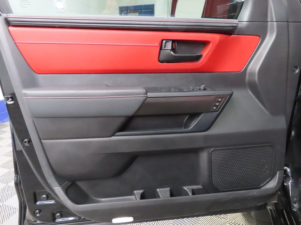 Used 2025 Toyota Tundra Limited AWD/4WD image 67