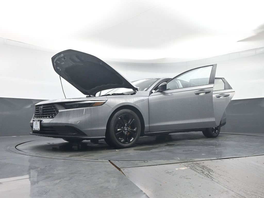 Used 2025 Honda Accord SE image 43