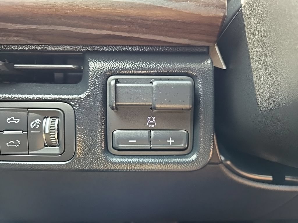 Used 2026 GMC Sierra EV Denali AWD/4WD image 25